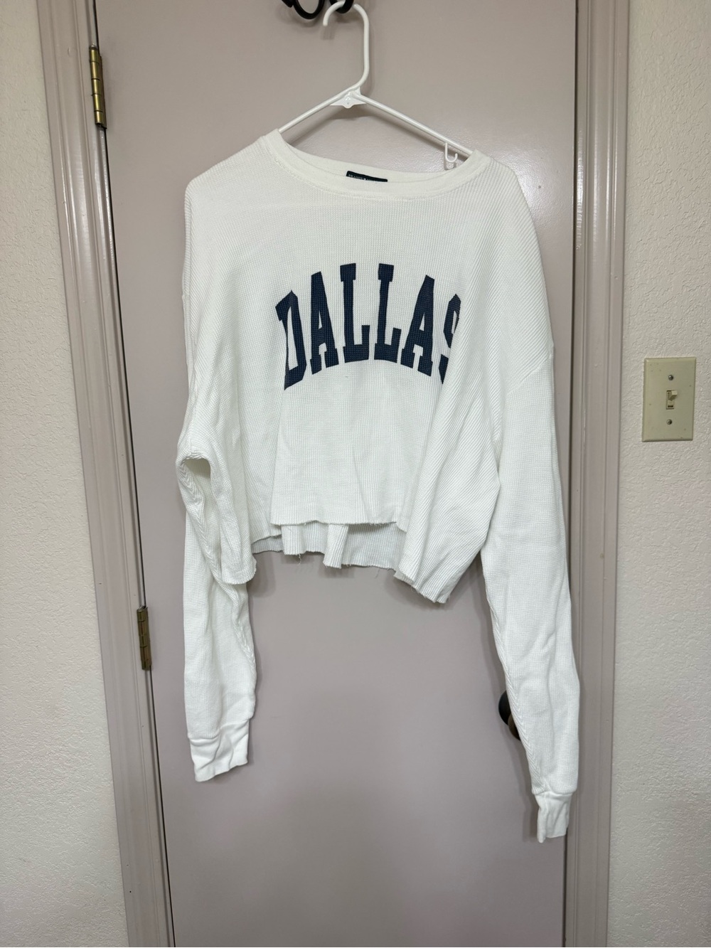 Brandy Melville White Cropped Waffle Knit 'Dallas' Pullover with Navy Lettering